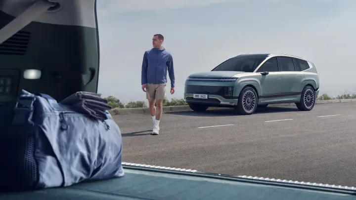 Hyundai IONIQ 9 India Review: Features, Range, Interior & EV SUV Highlights