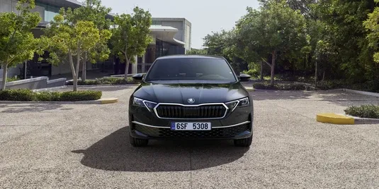 Škoda Octavia India Review: Premium Sedan with Power, Luxury & Advanced Features