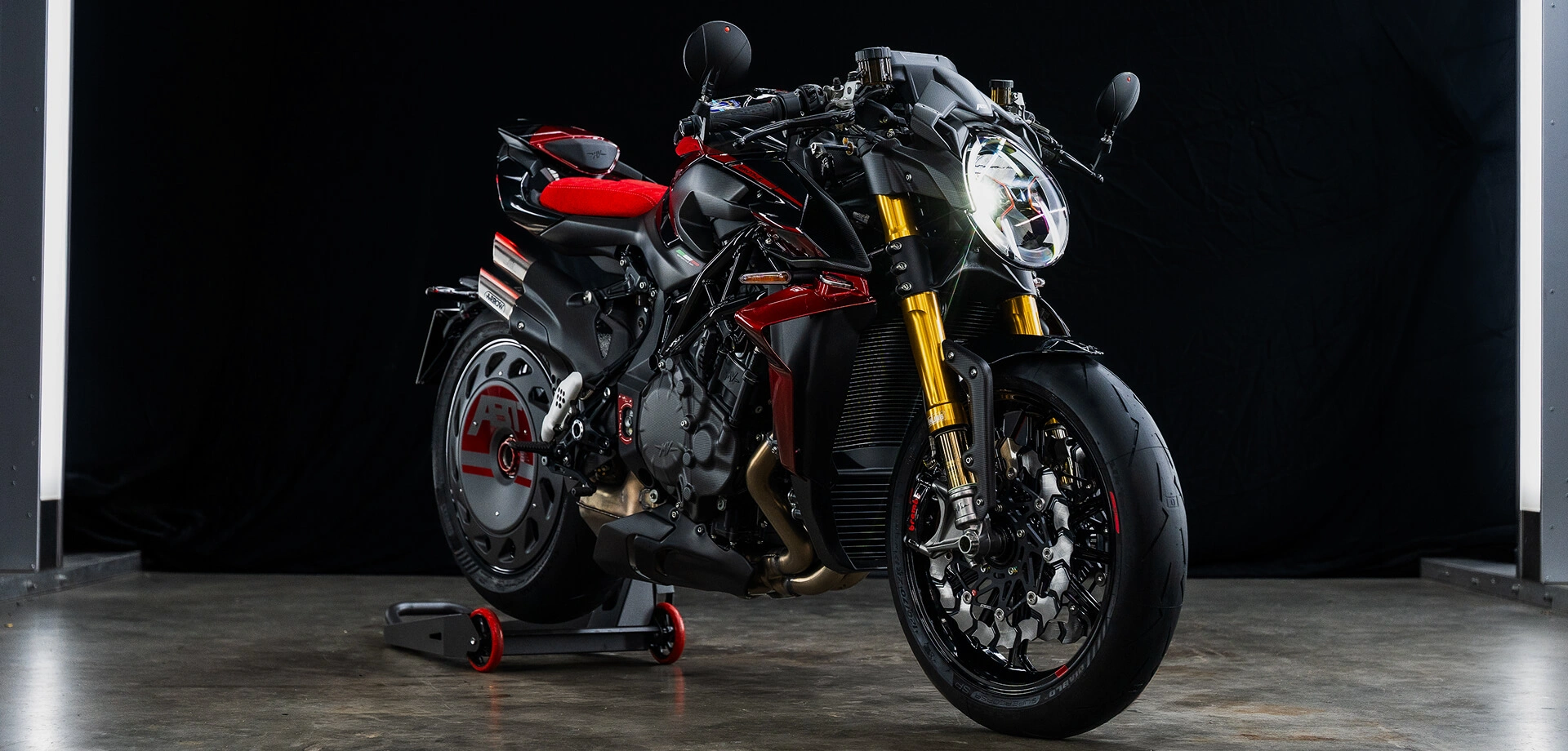 MV Agusta Unveils Limited-Edition Brutale 1000 ABT with 208 HP and Carbon Fiber