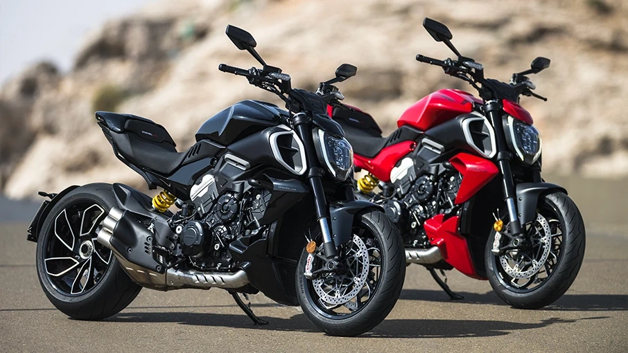 New Diavel V4 Black Roadster Spotted Ahead of Launch